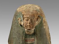Aeg H 13  Aeg H 13, Deckel einer Kanope in Gestalt von Amset, Sykomorenholz, Stuck, H 7,0 cm, B 7,8 cm, T 8,5 cm : Bestandskatalog Ägypten, Museumsfoto: Claus Cordes
